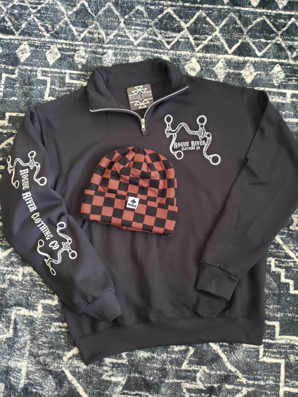 Black Bit Rowdy 1/4 Zip Pullover